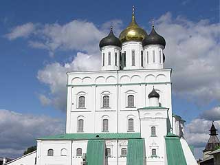  プスコフ:  Pskovskaya Oblast':  ロシア:  
 
 至聖三者大聖堂